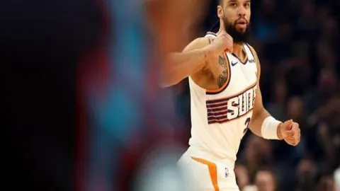 “王者归来，主场战意浓！卫冕冠军能否再创连胜辉煌？”